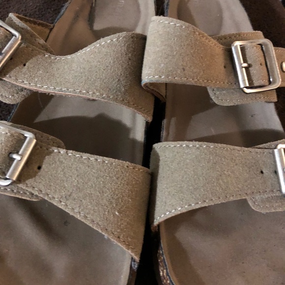 Slip ons. - Picture 5 of 7